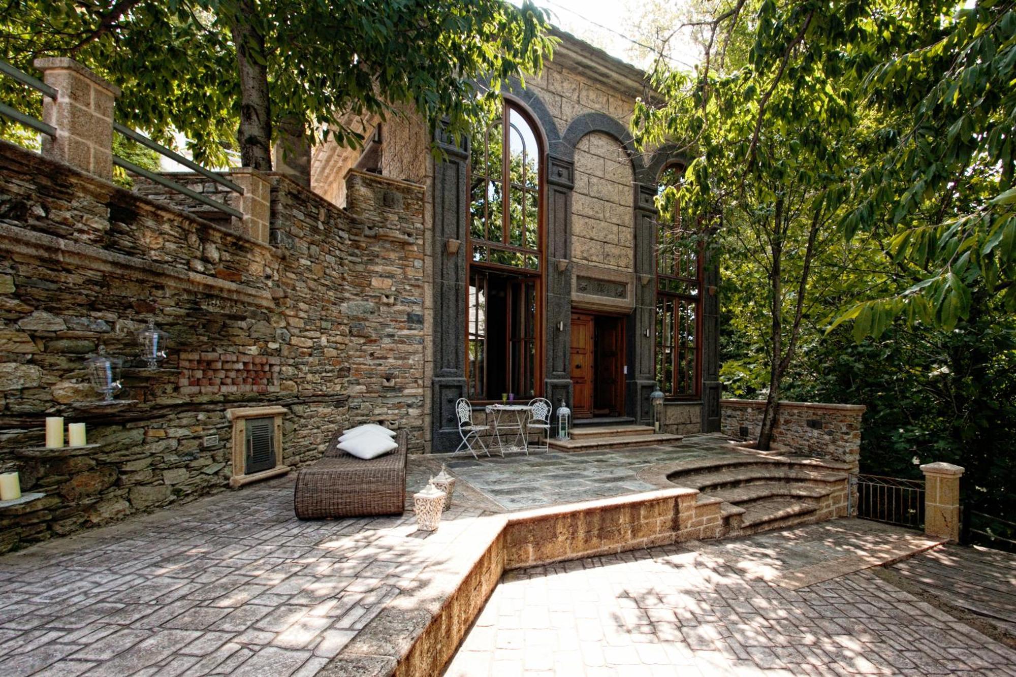 Chateau Cascara Mouresi Exterior photo